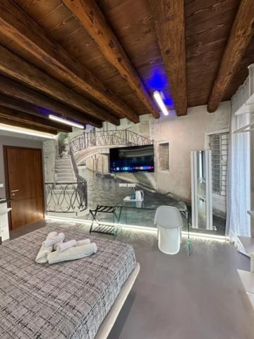 Fun Apartment *